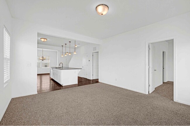 Building Photo - 112 Davenport Dr