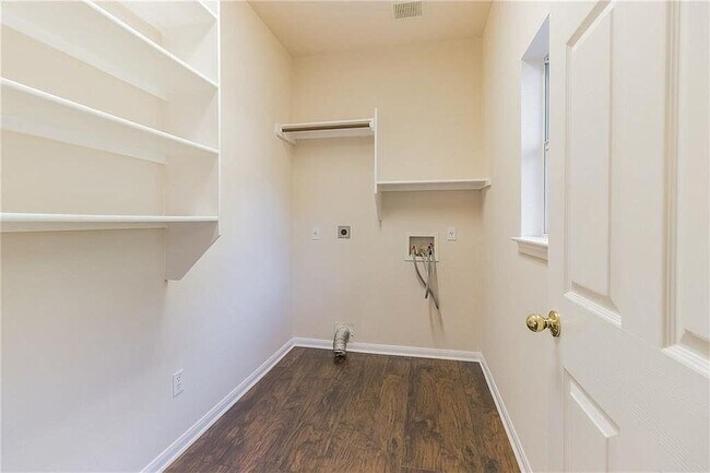 Building Photo - 5908 Taylorcrest Dr