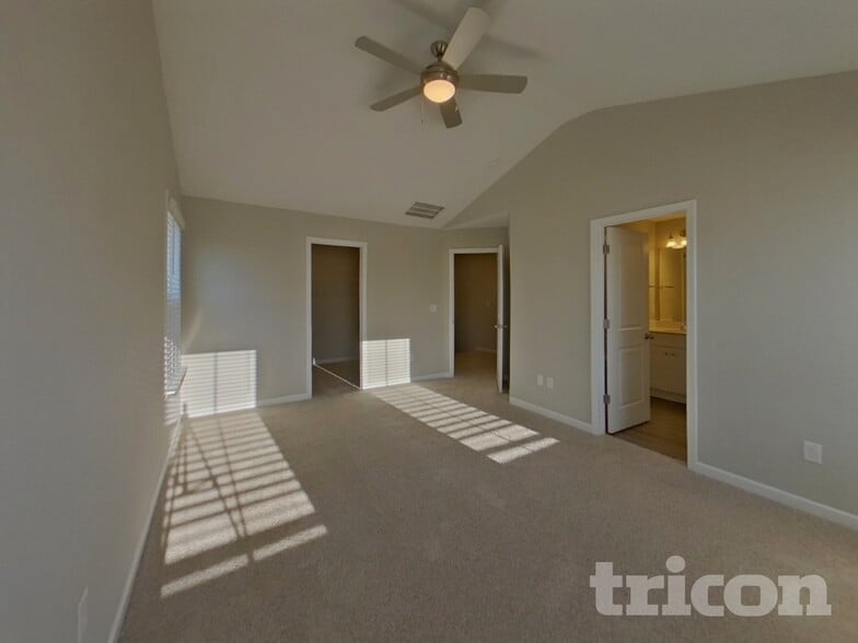 Building Photo - 2 Beautyberry St