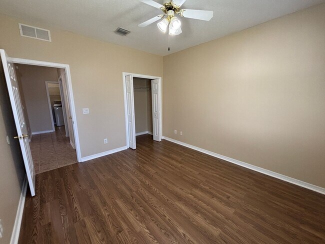 Building Photo - 3421 Cherry Ridge Rd