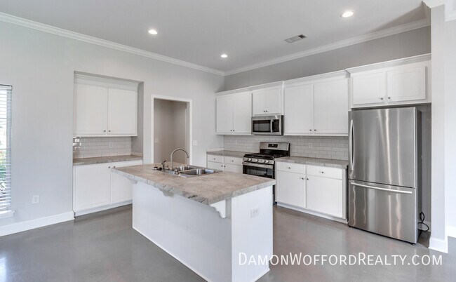 Building Photo - 1207 Addison Ln.
