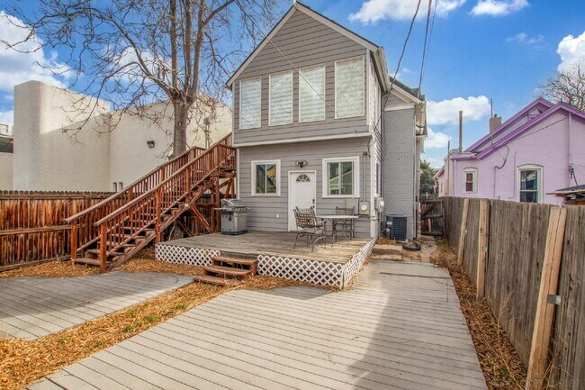 Building Photo - Lovely Victorian duplex for rent 2 bed / 1 bath