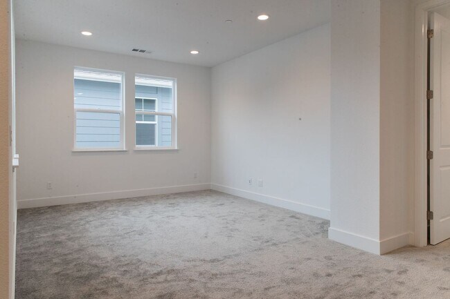 Building Photo - Home is occupied and not able to be shown ...