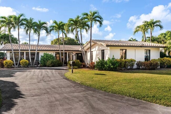 Building Photo - 636 Hibiscus Dr