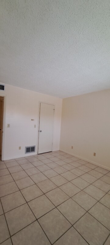 Building Photo - 1845 S Highland Ave