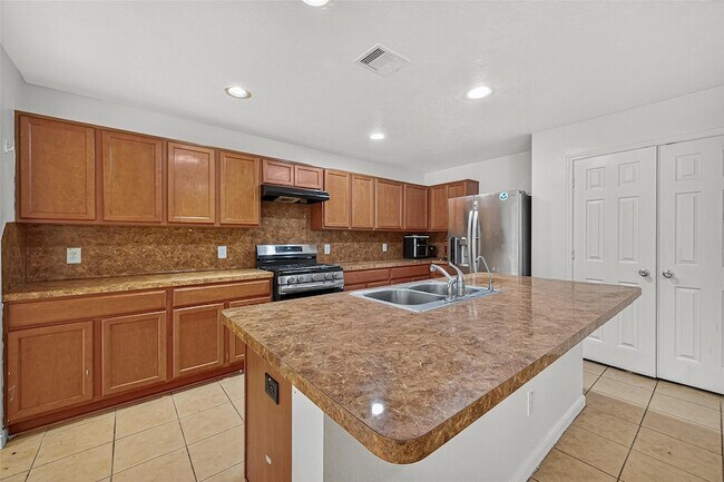Building Photo - 16547 Lanesborough Dr