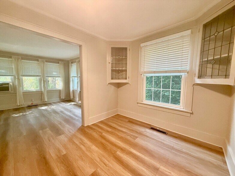 Building Photo - 5156 Saint Paul Blvd