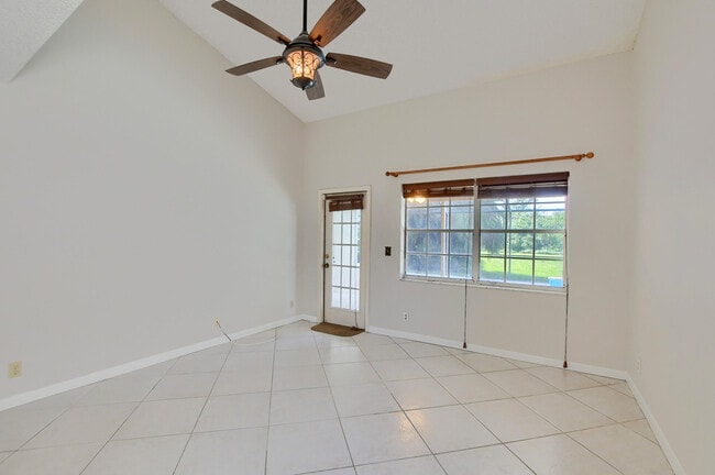 Building Photo - 22556 Middletown Dr
