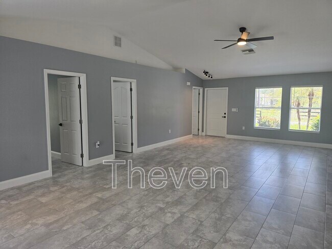 Building Photo - 805 East 13th Street