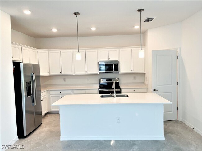 Building Photo - 2611 Scarlet Wy