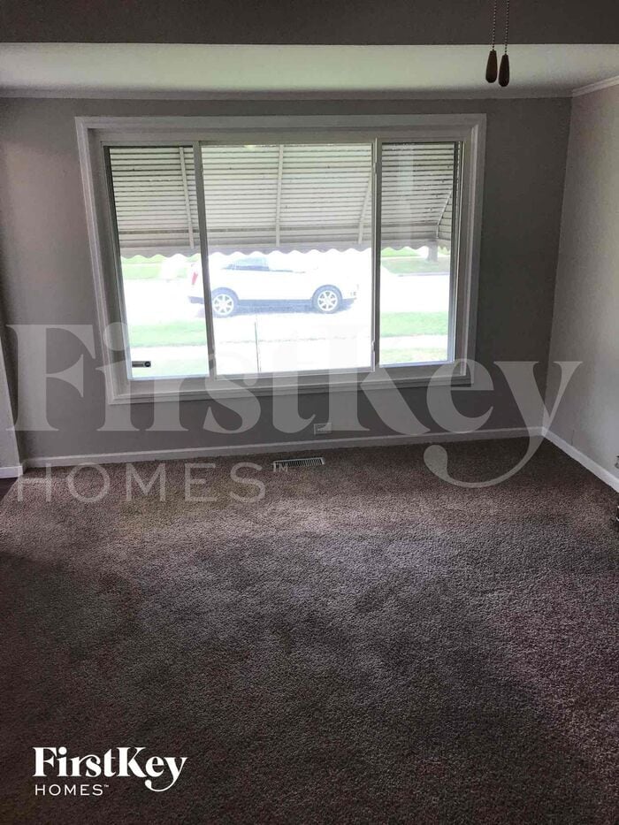 Building Photo - 14525 Dobson Ave