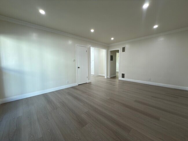 Building Photo - 5110 Harold Way