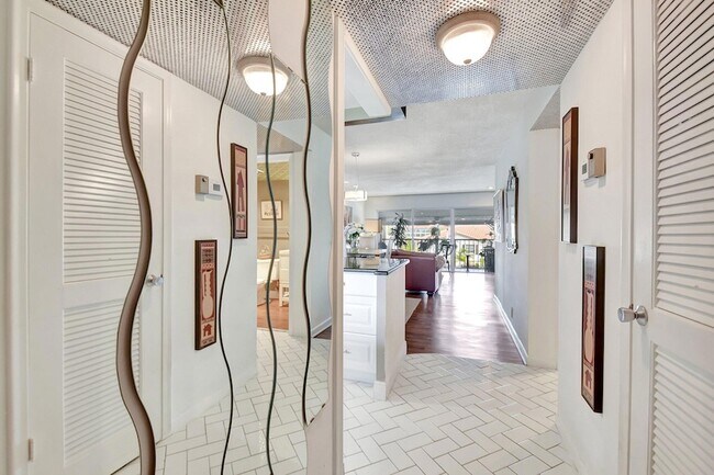Building Photo - 4070 Tivoli Ct