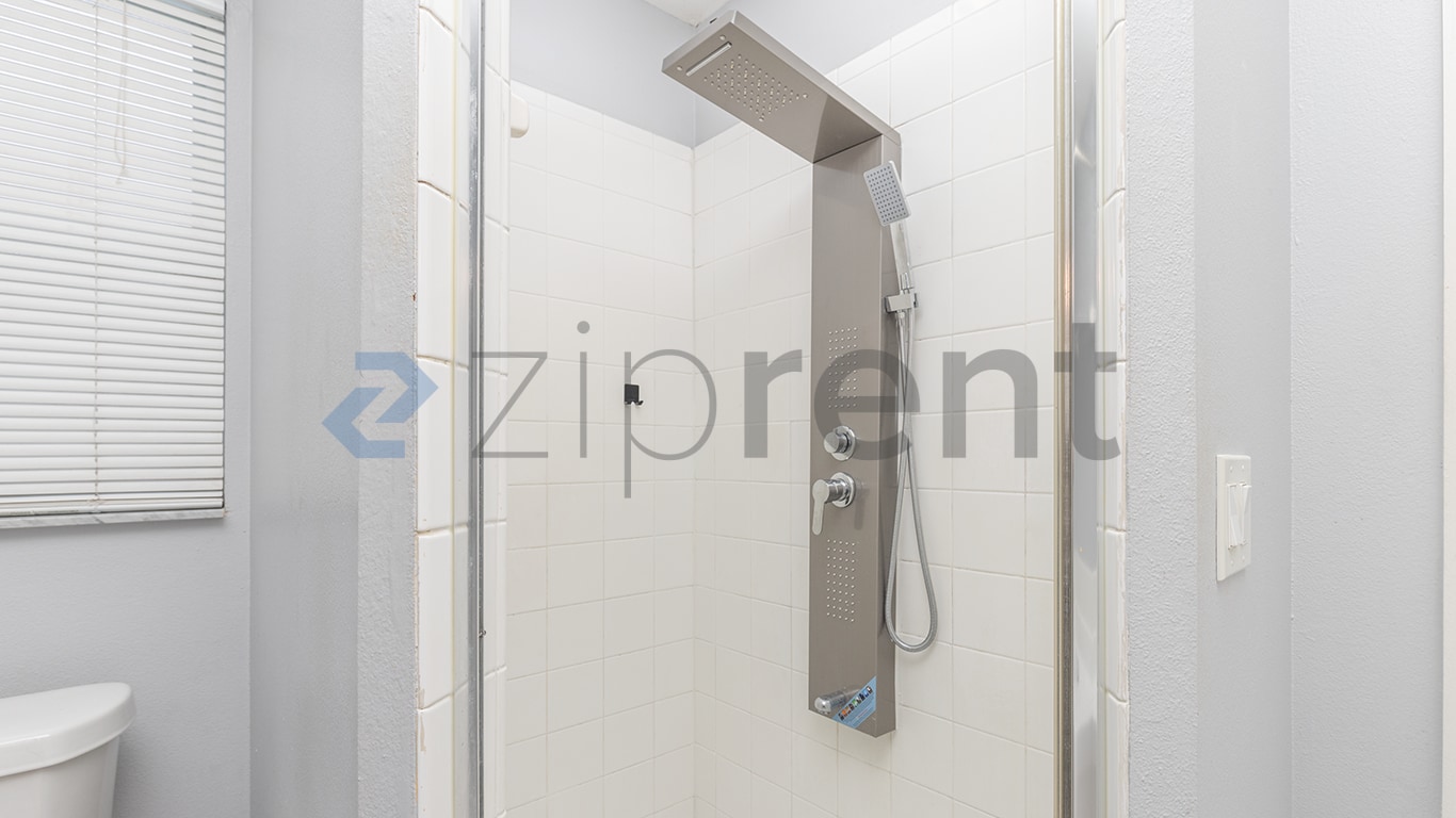 Building Photo - Unit