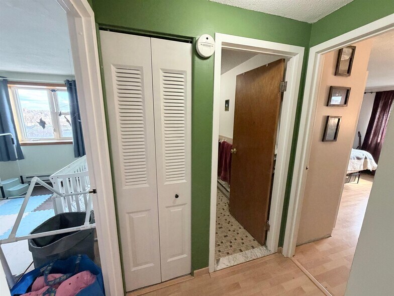 Building Photo - 94 Beacon St