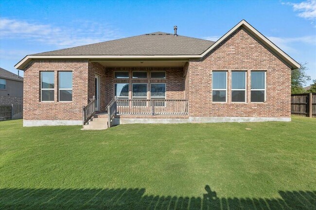 Building Photo - 532 Stone River Dr