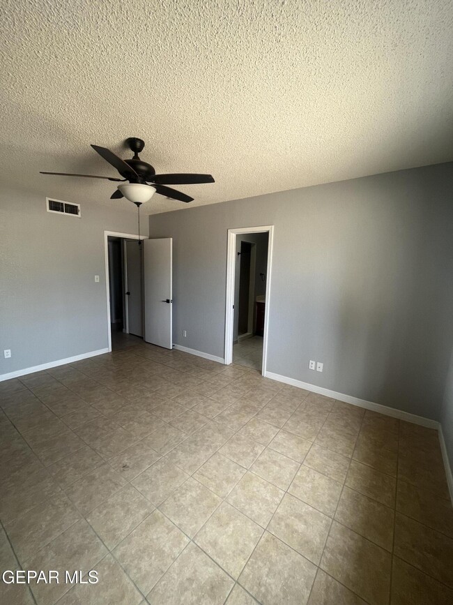 Building Photo - 1713 Dana Michelle St