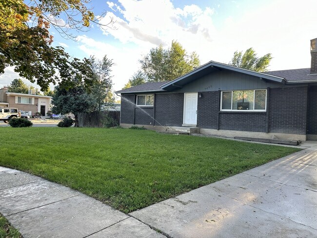 Building Photo - 7488 Silver Cir
