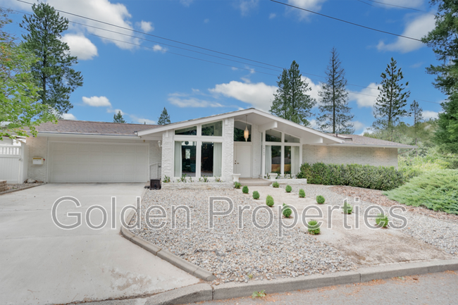 Primary Photo - 1415 Crestline Dr