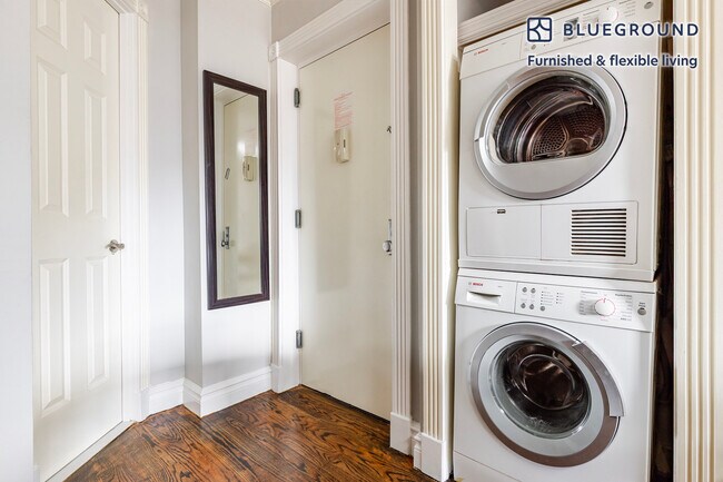 Building Photo - 234 E 14th St