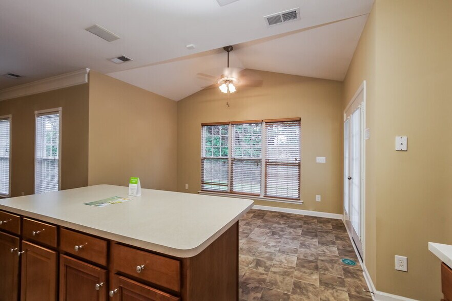 Building Photo - 13138 Planters Row Dr