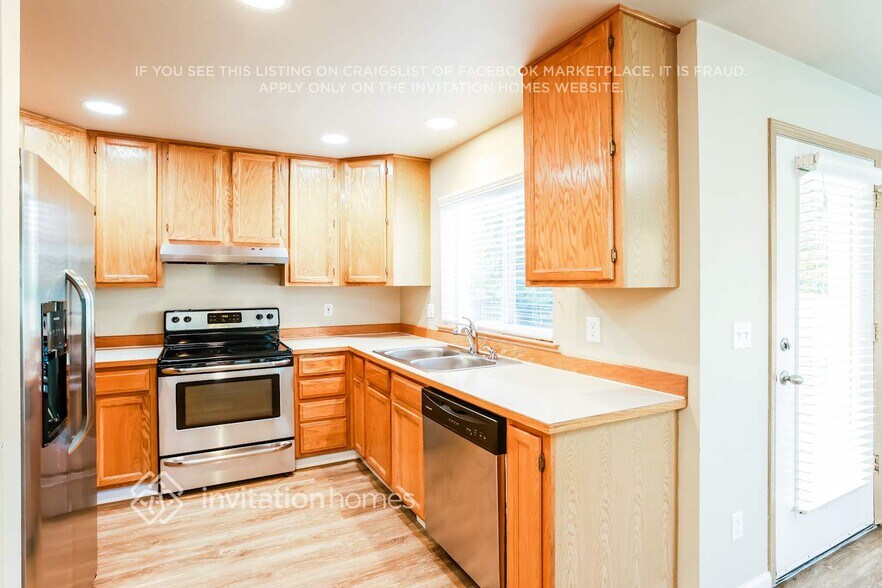 Building Photo - 8006 Upper Ridge Rd