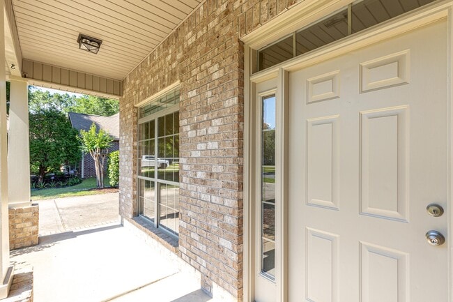 Building Photo - 24 Mozart Ln