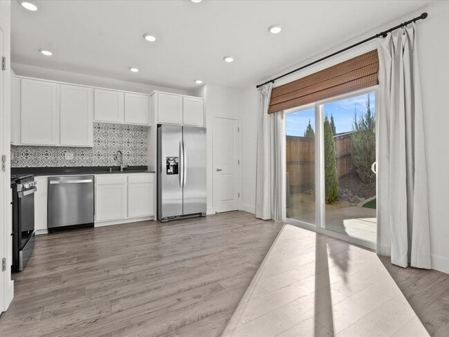 Building Photo - The Magnolia - 3 Bedroom plus loft, 2.5 Ba...