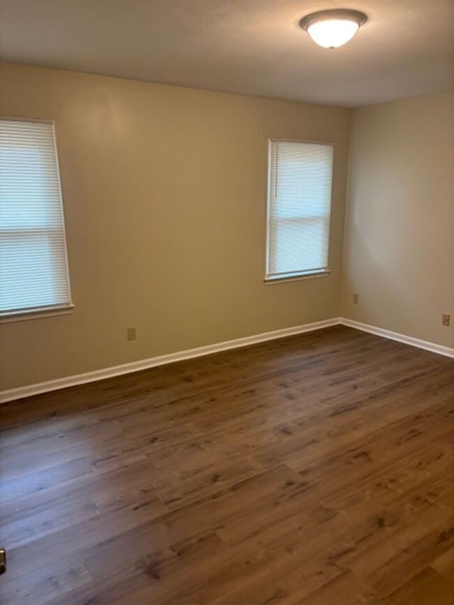 Building Photo - Where Renting Feels Like Home. Available Now!