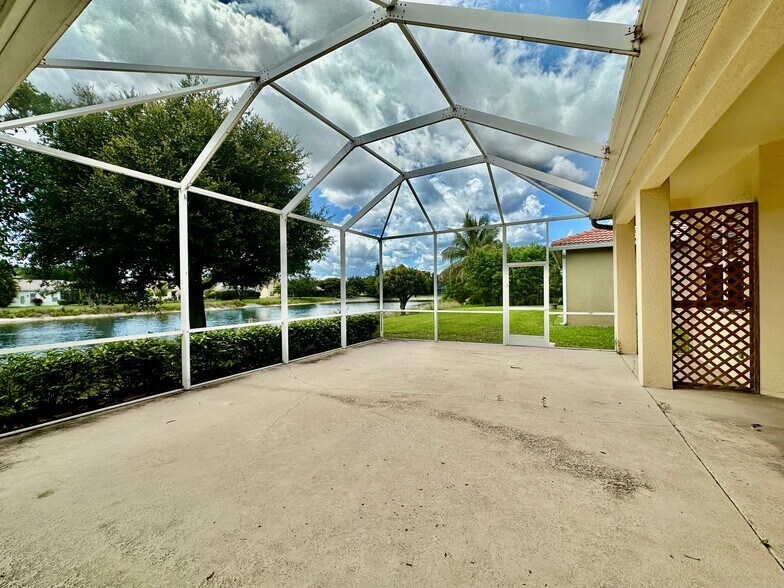 Building Photo - 14511 Jekyll Island Ct