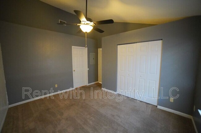 Building Photo - 6315 S Placid Pl