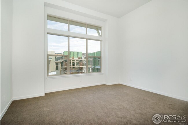 Building Photo - Beautiful 3 bed/3.5 bath Superior Townhome - Available May 4th!