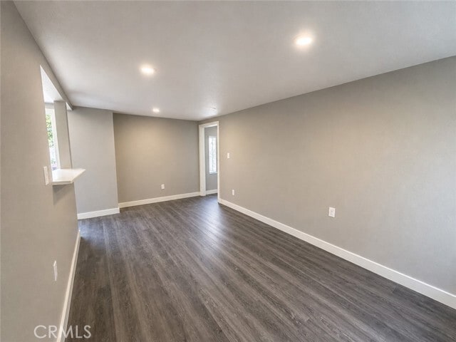 Building Photo - 1153 E 50th St