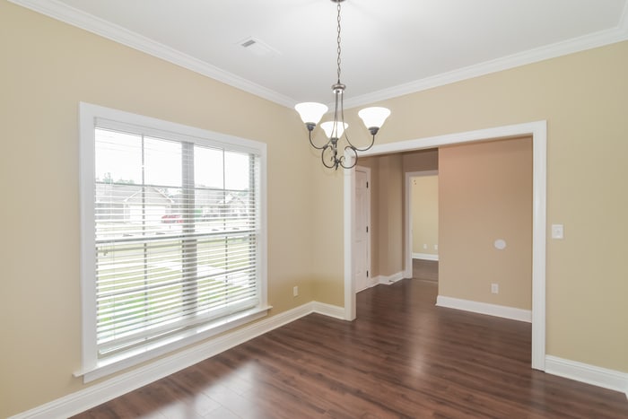 Building Photo - 363 Country Club Dr