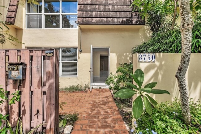 Building Photo - 3750 SW 60th Terrace