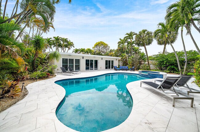 Building Photo - 1733 Coral Gardens Dr