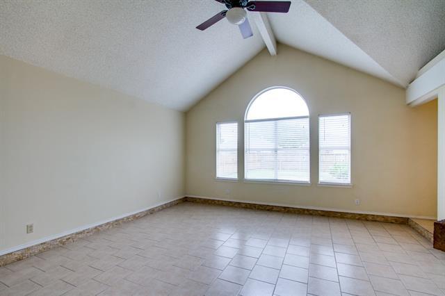 Building Photo - 2104 Regency Dr