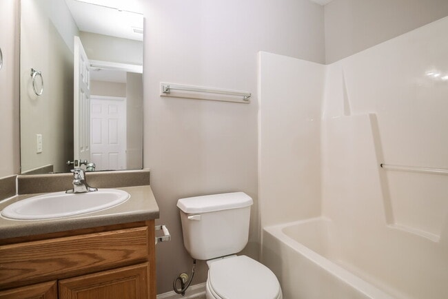 Building Photo - 721 Champion St