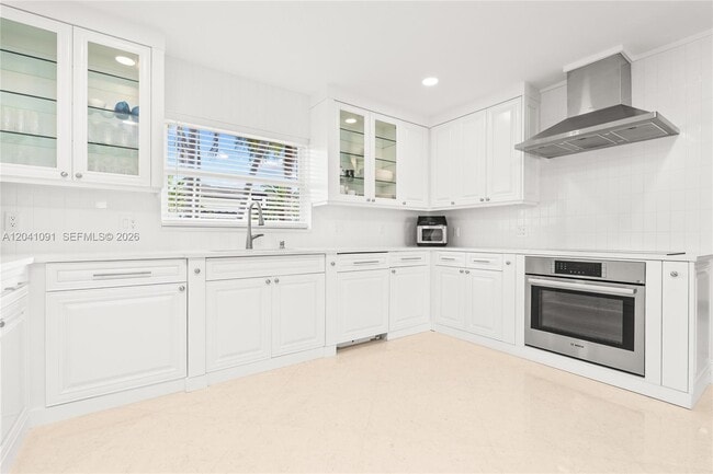 Building Photo - 18 Eleuthera Dr