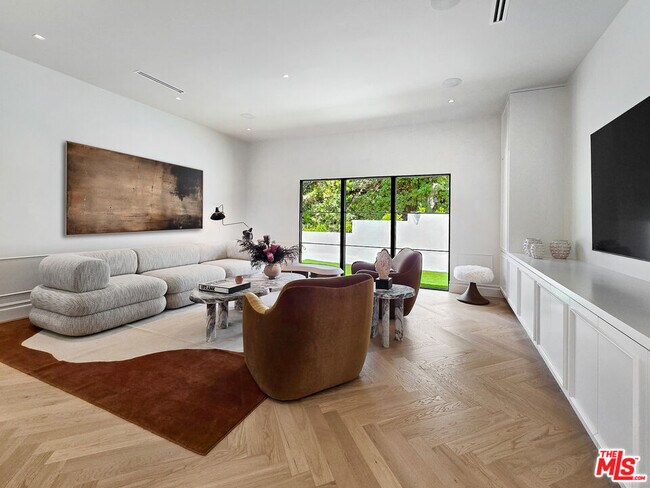 Building Photo - 2288 Coldwater Canyon Dr