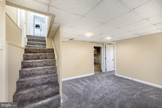 Building Photo - 6609 Fairdel Ave