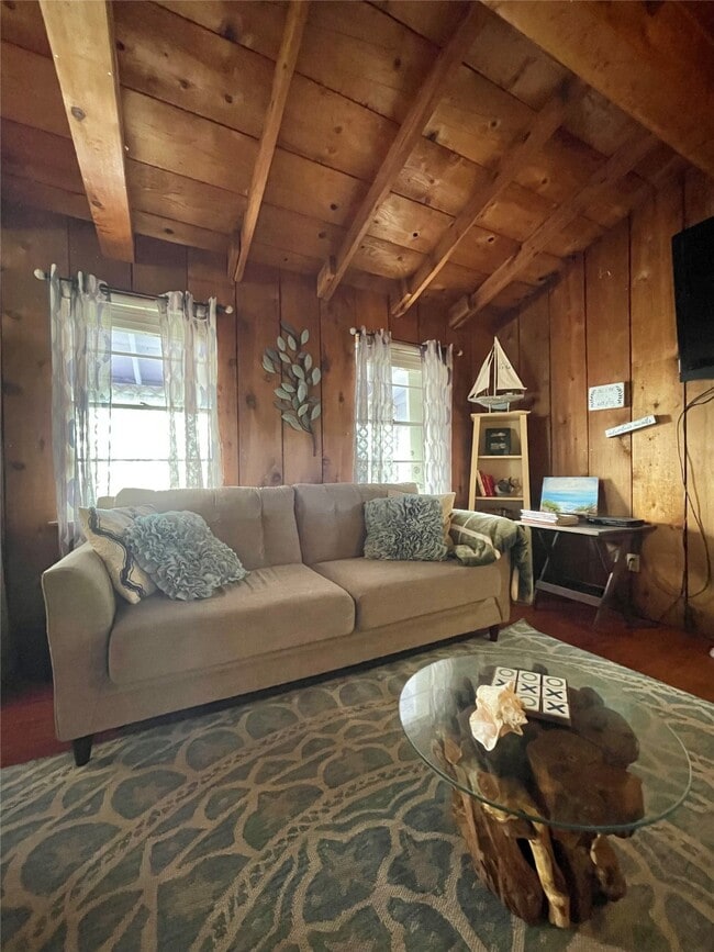 Building Photo - 1111 Surf Dr