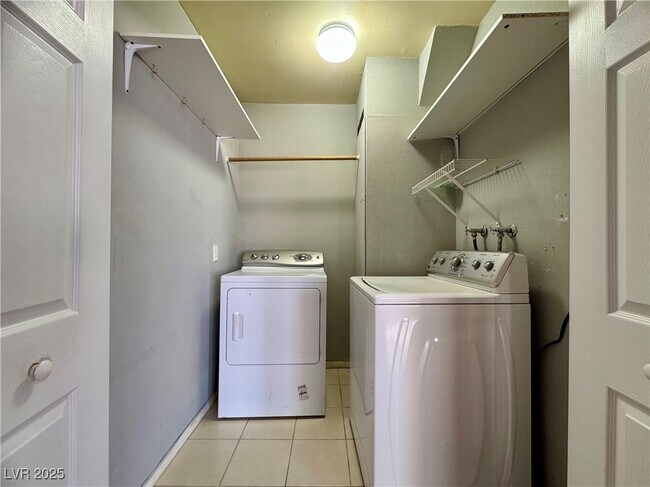 Building Photo - 7018 Montcliff Ave