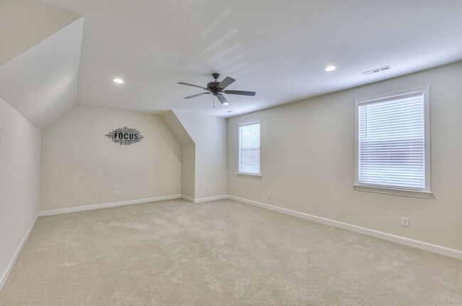 Building Photo - 9141 Holstein Dr
