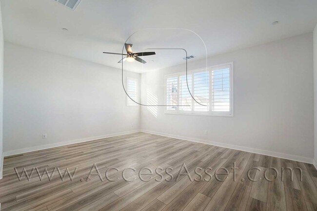 Building Photo - Spacious 4 Bed/3.5 Bath Gem Home In Menifee!