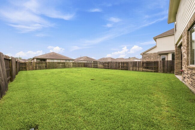 Building Photo - 4926 Chester Lk Ln