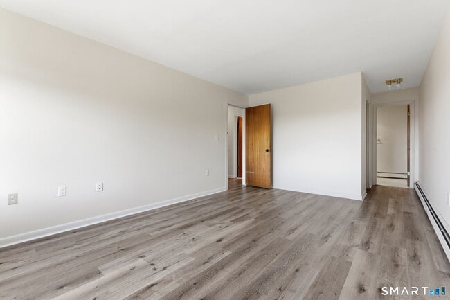 Building Photo - 2316 Cromwell Hills Dr