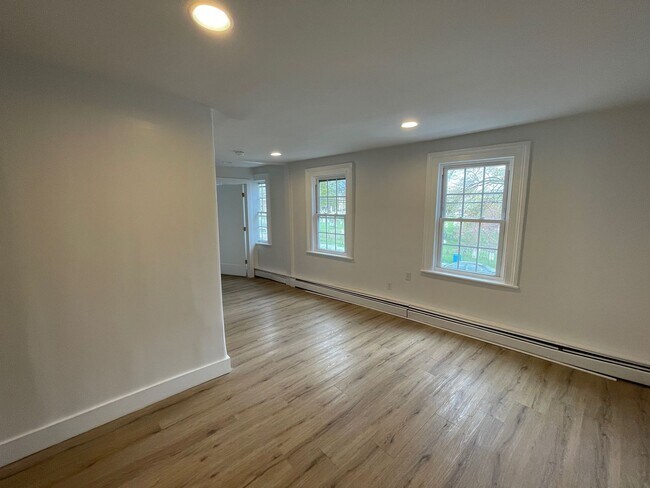 Building Photo - 305 Liberty St