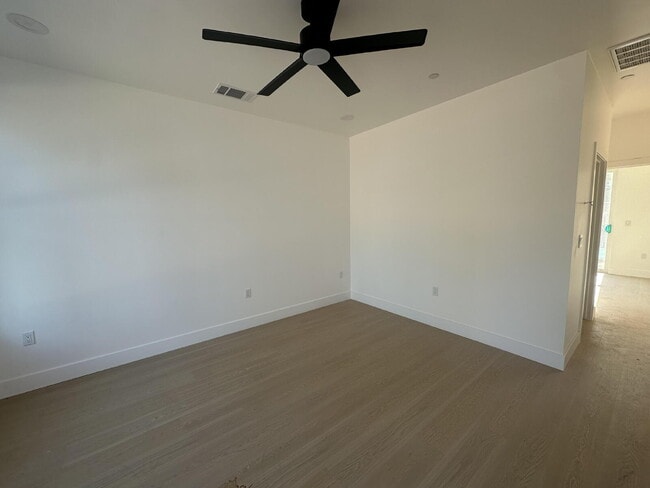 Building Photo - Brand New Construction 1 Bed | 1 Bath - Es...