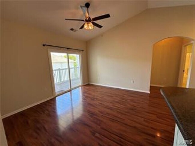 Building Photo - Beautiful Condo in Mehlville